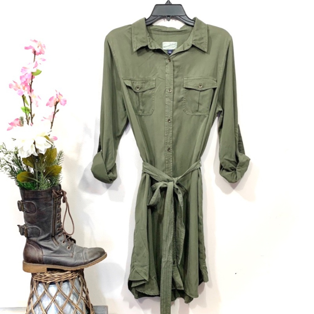 Universal Thread Women’s Olive Green Button Down Long Roll Up Sleeves Dress